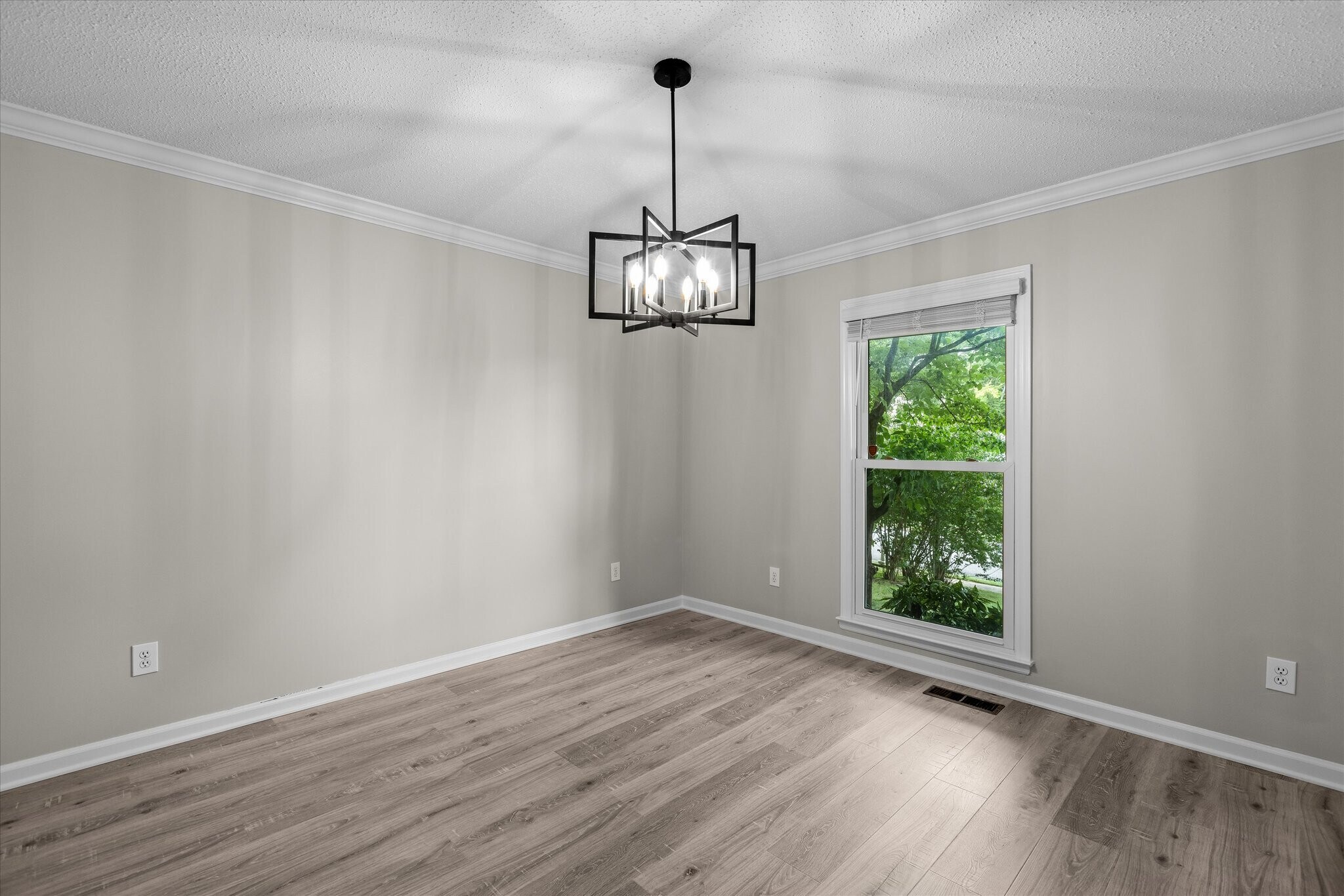Building Photo - 1305 Hiwan Trail SE