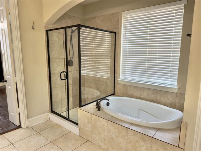 Building Photo - 408 Paluxy Dr