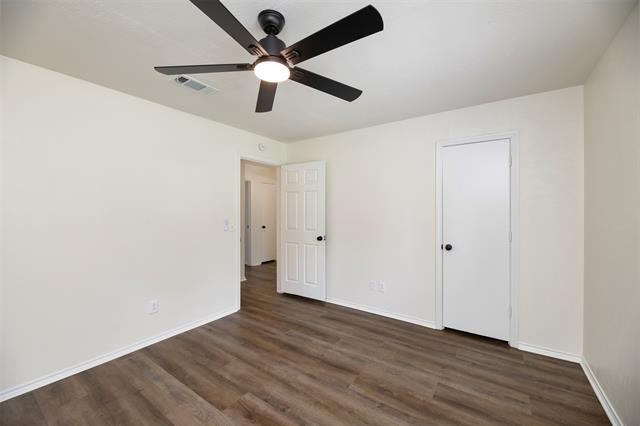 Building Photo - 2621 Pinehurst Dr