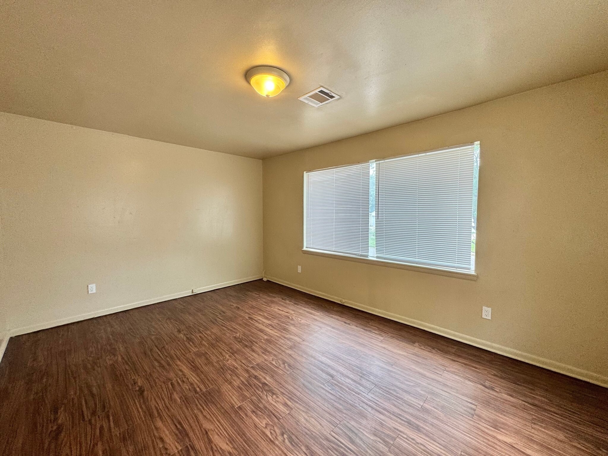 Building Photo - 444 1/2 Babb Dr