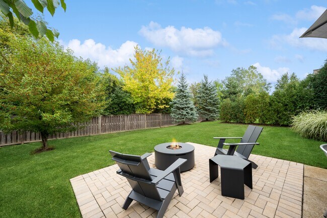 Building Photo - 3146 Valcour Dr
