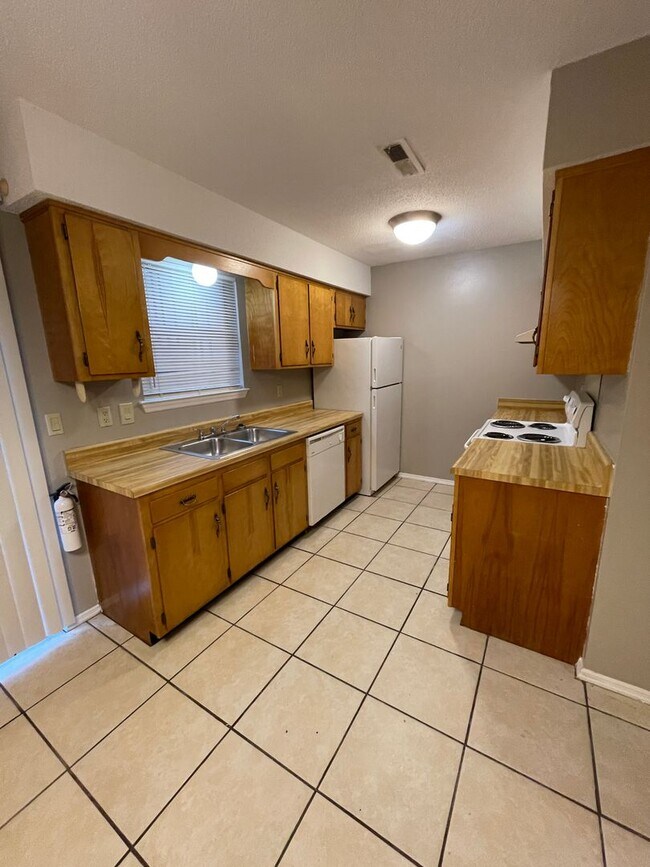 Building Photo - 3407 Maple Creek Ln