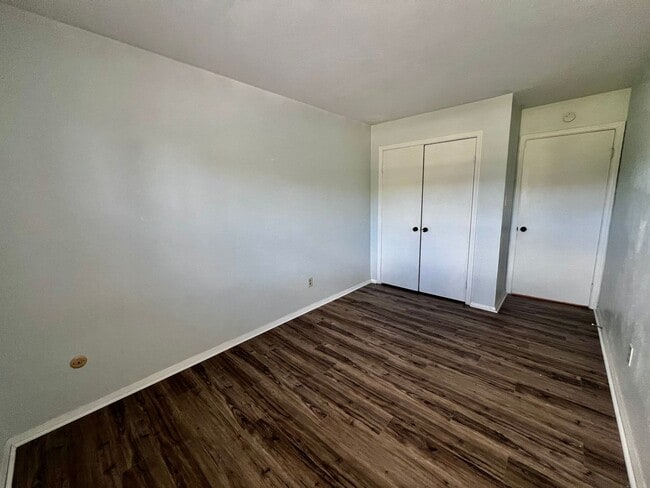 Building Photo - Three-bedroom, two-and-a-half bathrooms in...