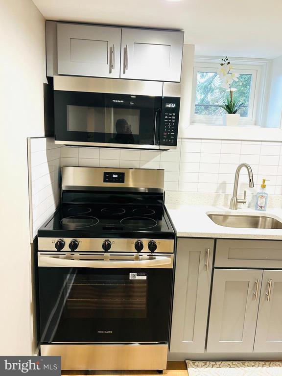 Building Photo - 1516 Hamilton St NW