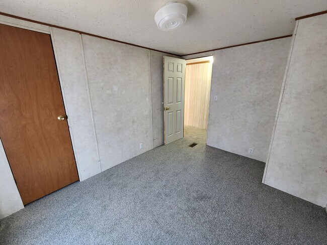 Building Photo - 1136 McPherson Valley Rd