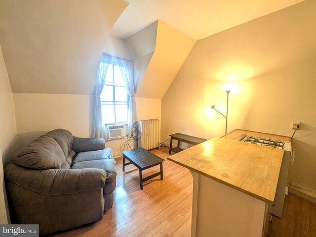 Building Photo - 115 Chambersburg St
