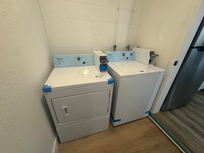 Building Photo - 1001 S Dollins Ave