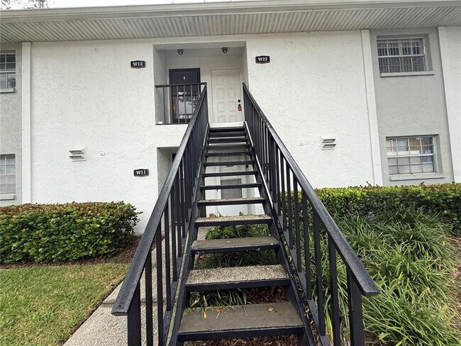 Primary Photo - 3802 N Oak Dr