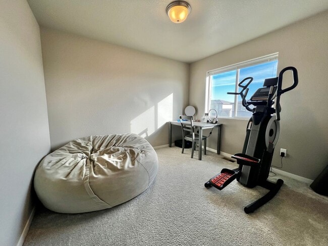 Building Photo - Modern 3 Bed, 2.5 Bath House in North Fort Collins! Available ASAP!