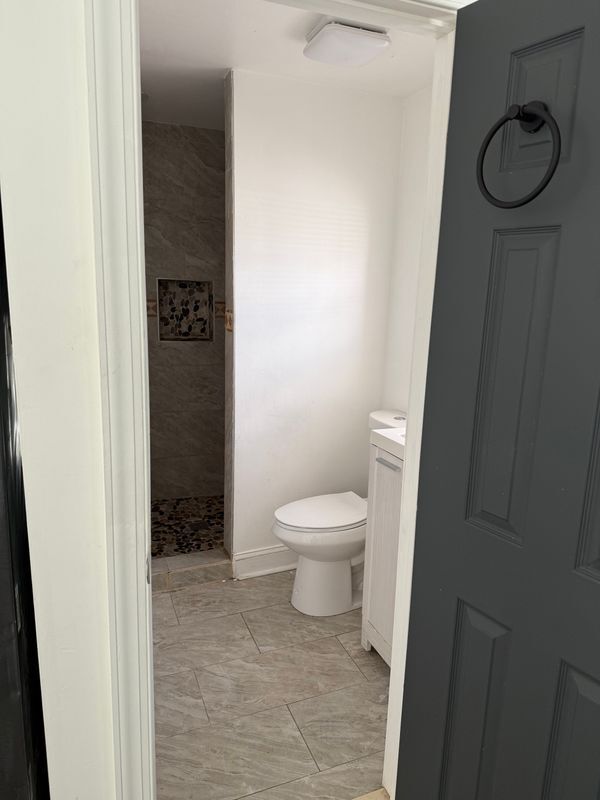 Building Photo - 6135 Vine St