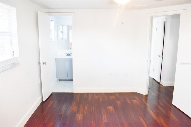 Building Photo - 5108 Sandalwood Dr