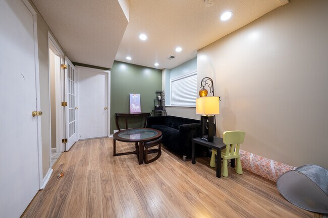 Building Photo - 1574 Stephanie Cir