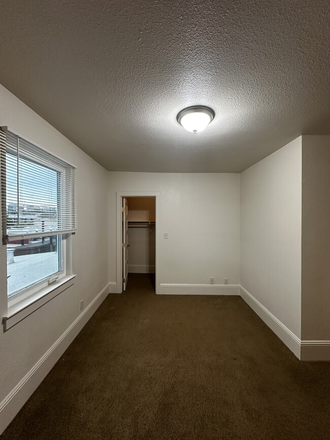 Building Photo - 2806 Adeline St