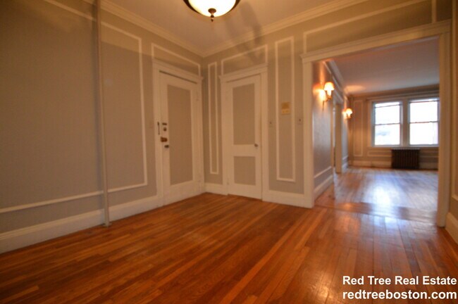 Primary Photo - 31 Gibbs St