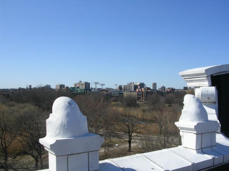 Building Photo - 80 Fenway