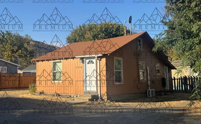 Primary Photo - 408 Vista Dr