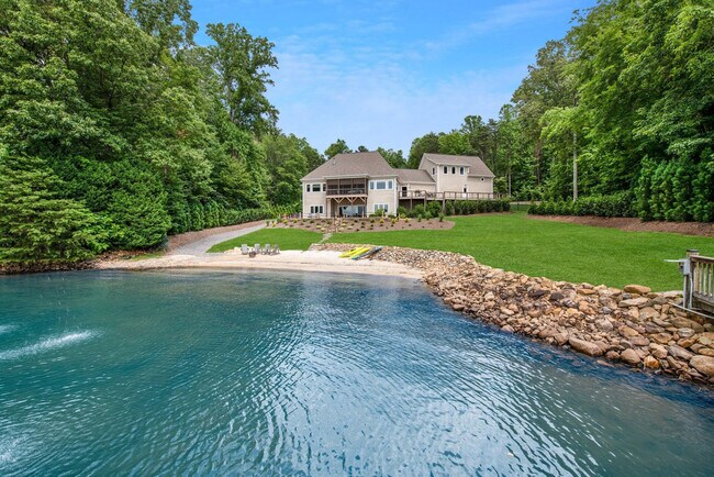 Building Photo - 136 Bridlewood Dr