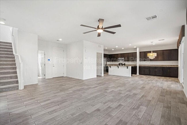 Building Photo - 628 Wounded Star Ave