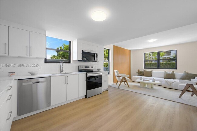 Building Photo - 7994 Crespi Blvd