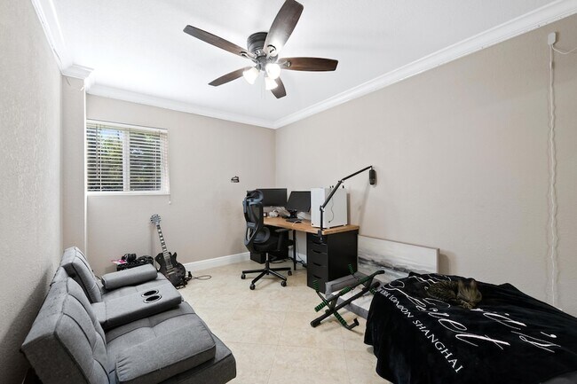 Building Photo - 1120 Renmar Dr