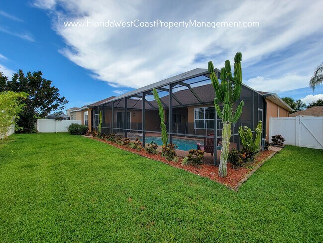 Building Photo - LARGE PARRISH POOL HOME! FENCED YARD! PET FRIENDLY! AVAILABLE FOR JUNE! LONG TERM LEASE!