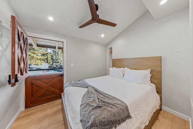 Building Photo - Open for FALL and Winter!! Private Beach!!!  FULLY FURNISHED! Simplicity in a dream location! Lak...