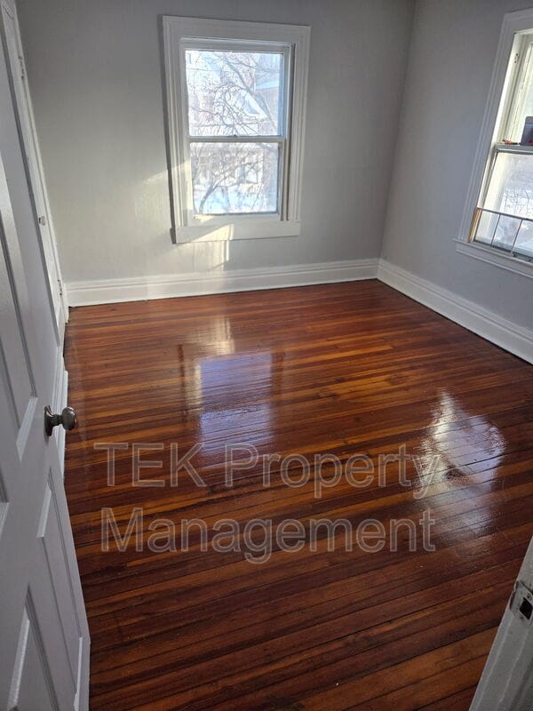 Building Photo - 541-543-543 Remington St