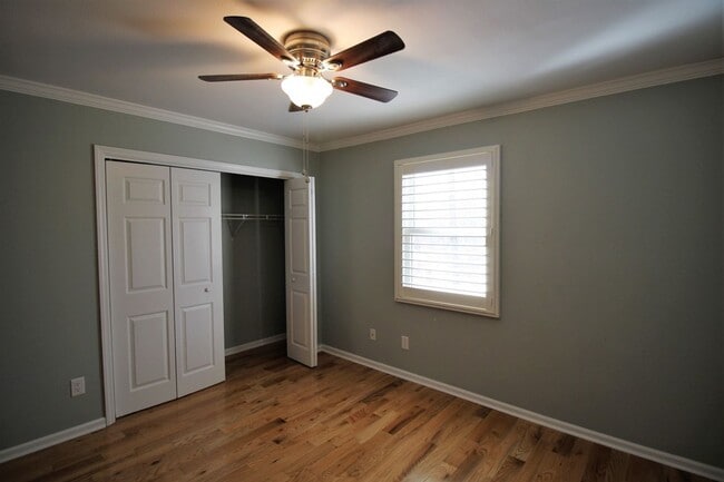 Building Photo - West AVL - Great apartment close to all th...