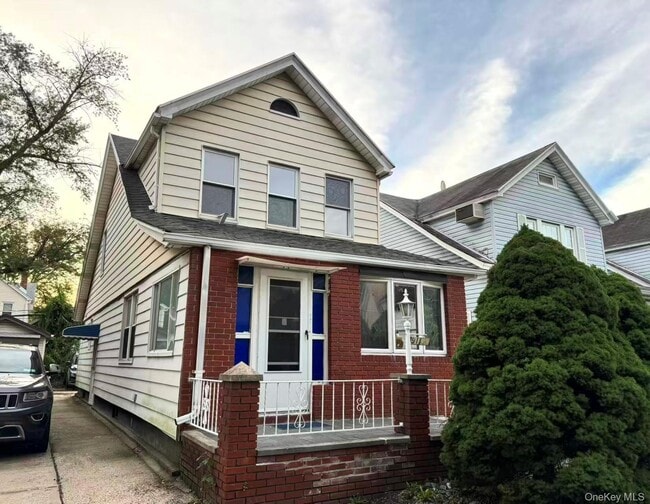Building Photo - 91-30 71st Rd