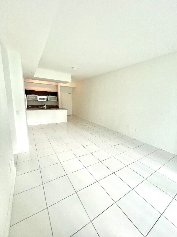 Building Photo - 950 Brickell Bay Dr