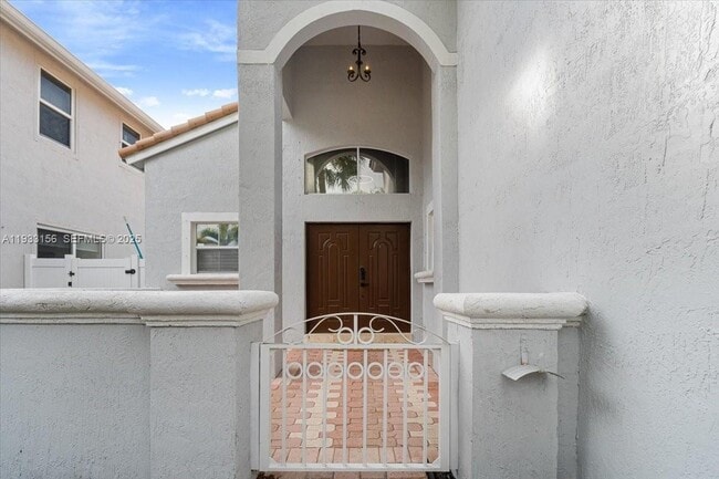 Building Photo - 4978 SW 35th Terrace