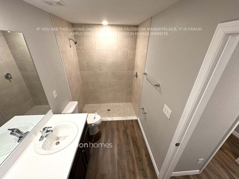 Building Photo - 25372 Estrada Cir