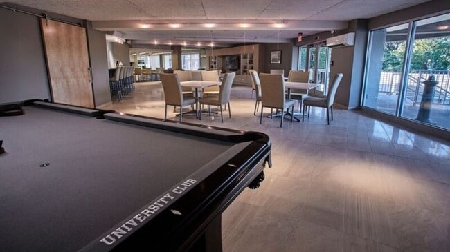 Building Photo - 1722 S Carson Ave