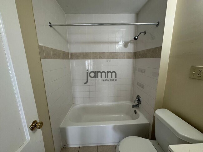 Building Photo - 5233 Anthony St