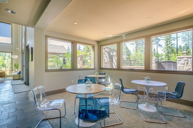 Building Photo - Must See! Luxury Townhome in West Sylvan Hills - Clubhouse/Pool/Garage!