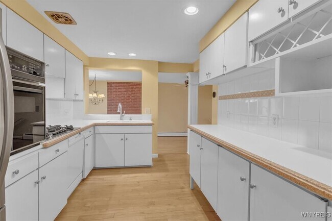 Building Photo - 116 Segsbury Rd