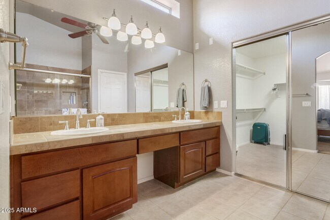 Building Photo - 9637 E Sundune Dr