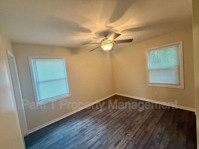 Building Photo - 17 Vineyard Dr