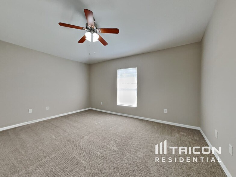 Building Photo - 1054 Valentine St