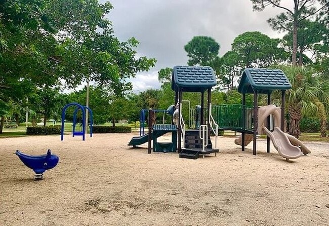 Building Photo - 2BR/2.5BA Townhome in the Heart of Palm Beach Gardens