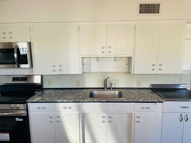 Building Photo - 3605 Moki Dr