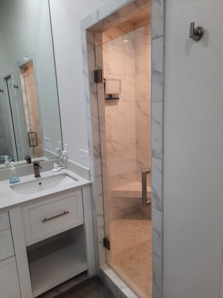 Building Photo - 1735 Woodridge Dr