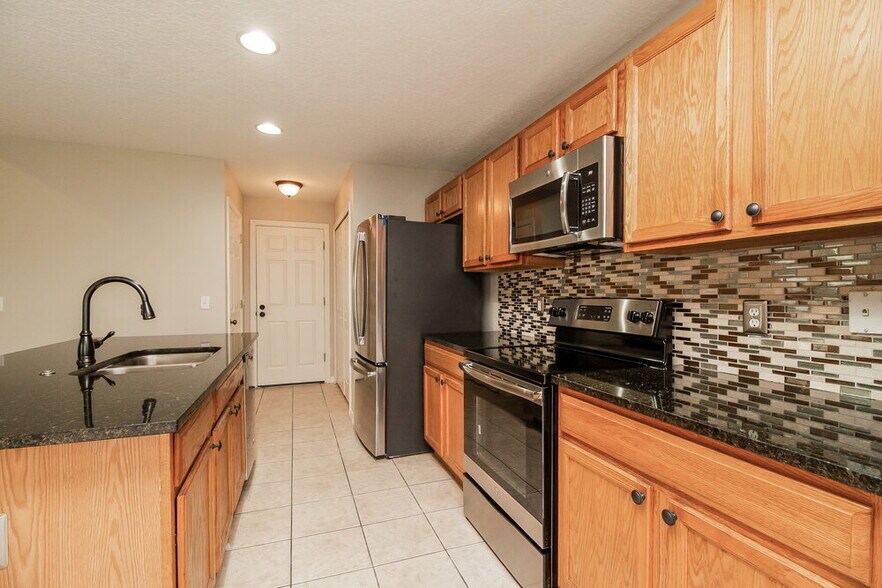 Building Photo - 15261 Harrowgate Way
