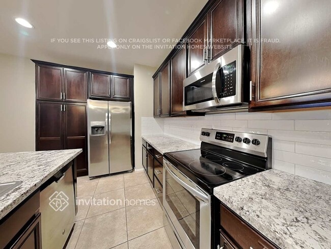 Building Photo - 3331 E Russell St