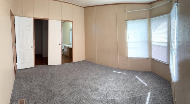 Building Photo - 17822 S Bryant Rd