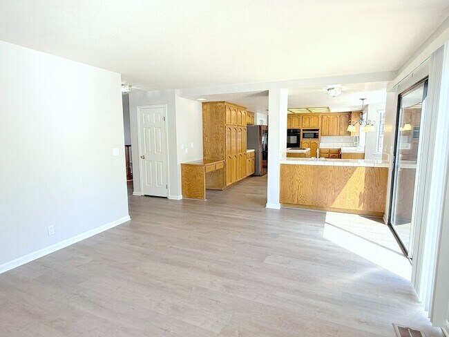 Building Photo - 20 Stratford Ct