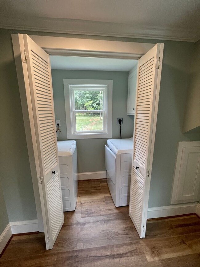 Building Photo - 310 Pendleton Rd