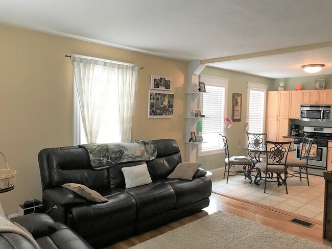 Building Photo - 64-66 Waverly Rd