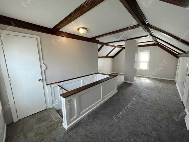 Building Photo - 18474 Glenmore St