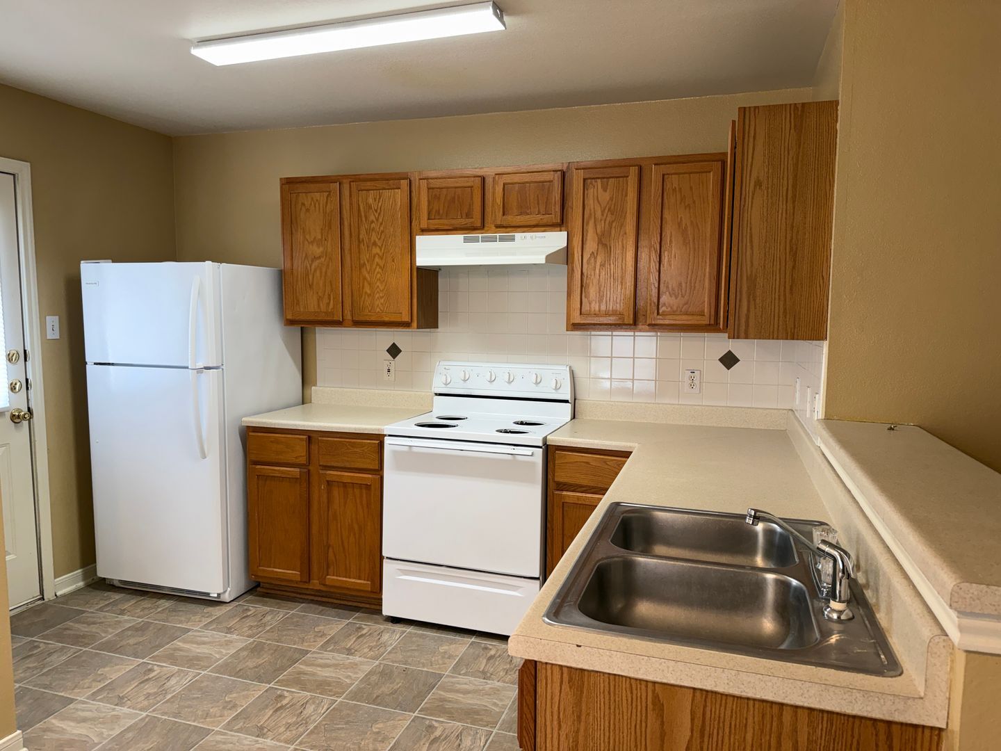 Building Photo - 711 S Amy Ln
